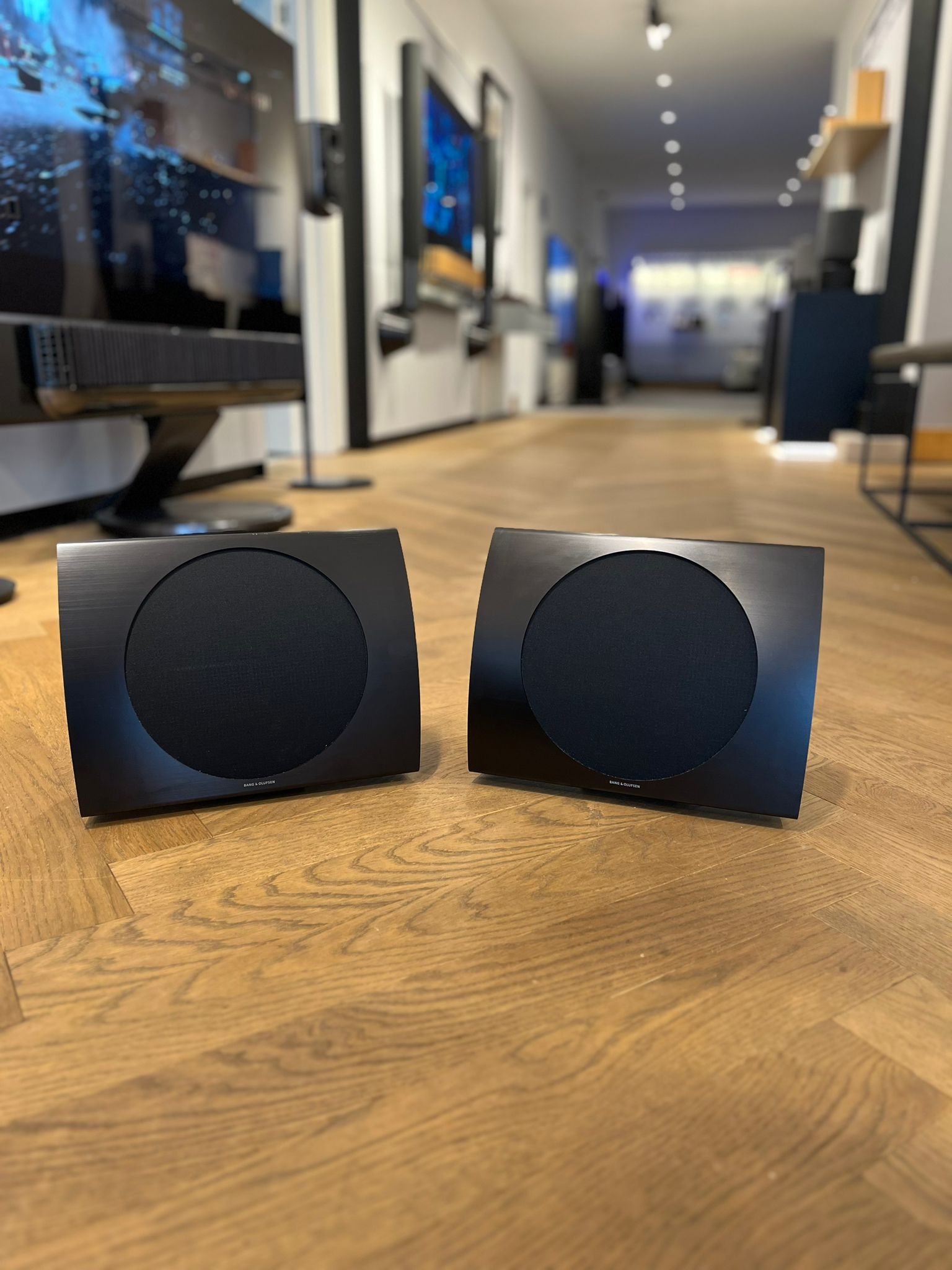 Bang And Olufsen Beolit 15 Vs 17 Bang & Olufsen Beolab 17 Wireless Loudspeakers - BOLLOstore
