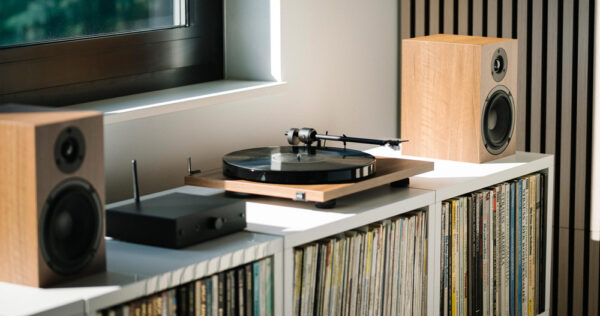 Pro-Ject Stereo Set E1 Turntable, Amp Speakers BOLLOstore